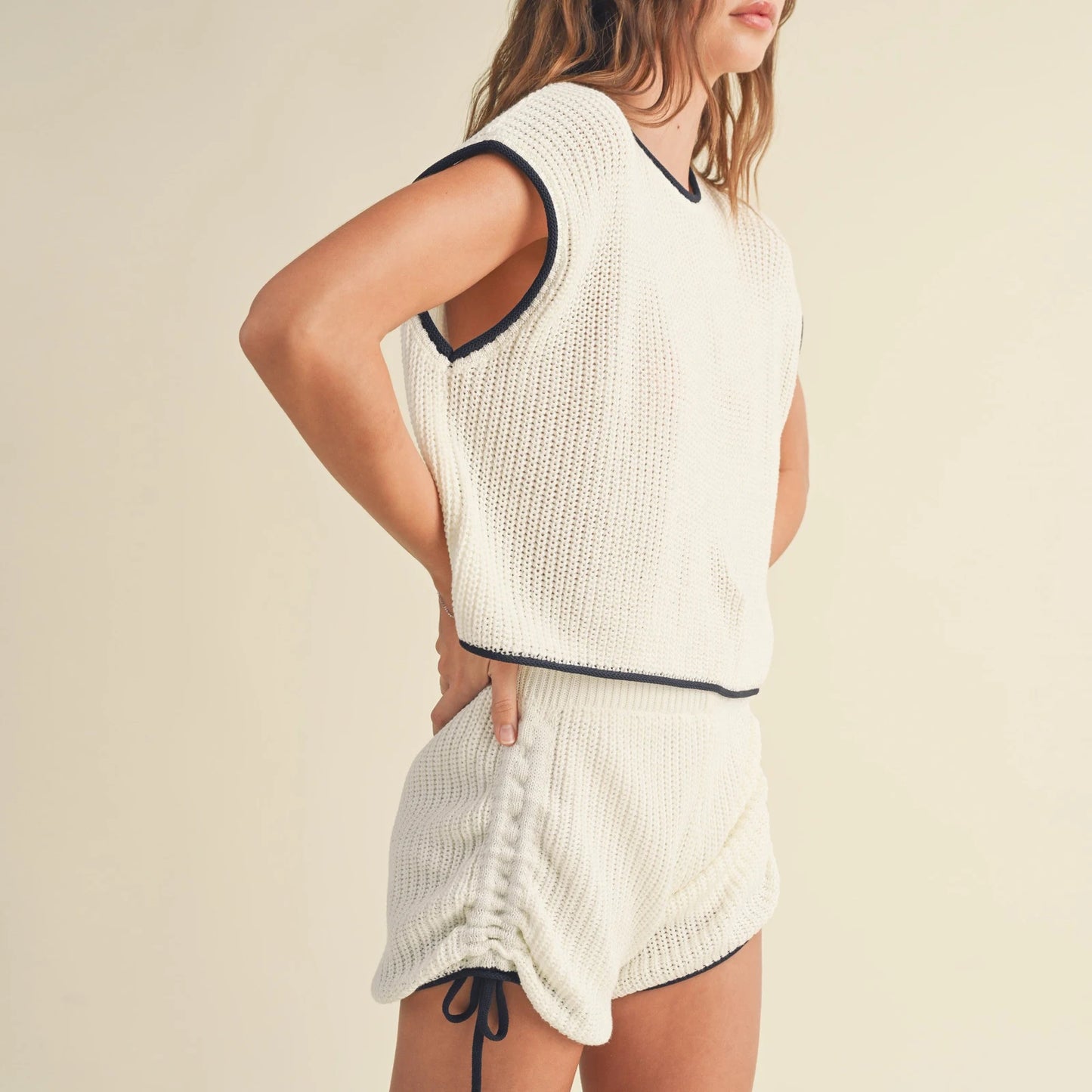Chic Knitted Round Neck Shirt and Shorts Set