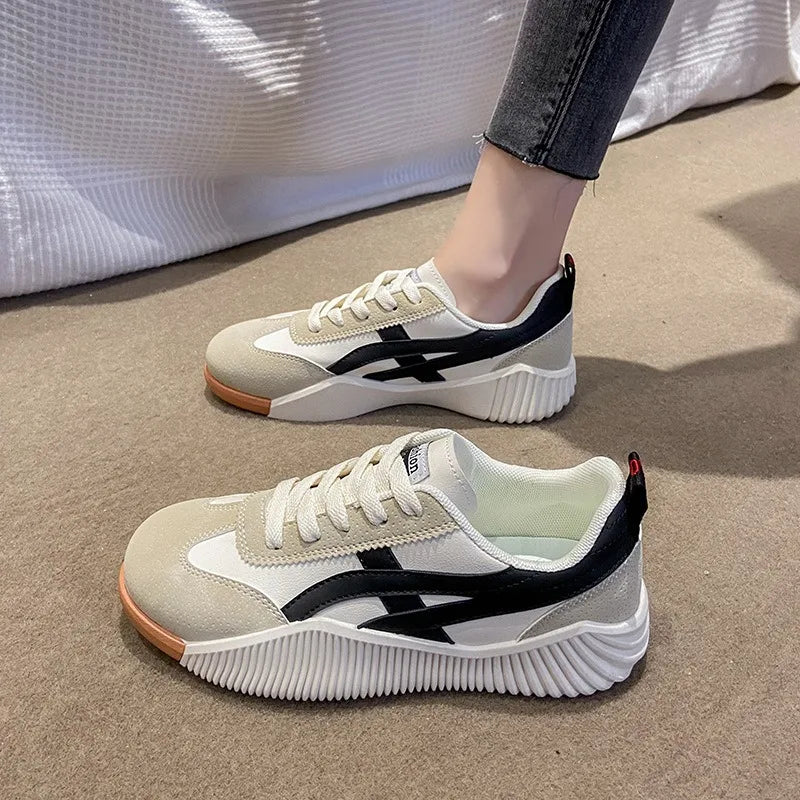Olivia Classic Sneakers
