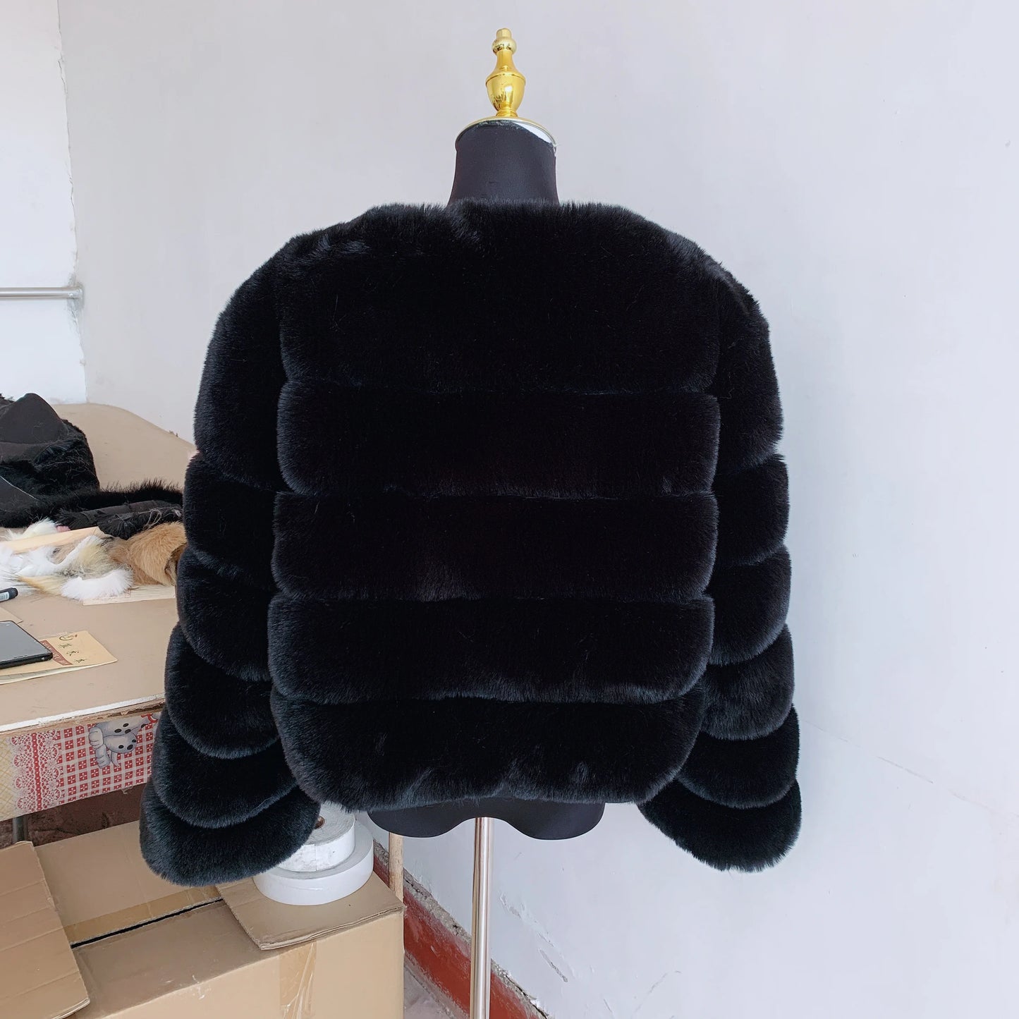 Vogrtcc Cropped Fur Jacket